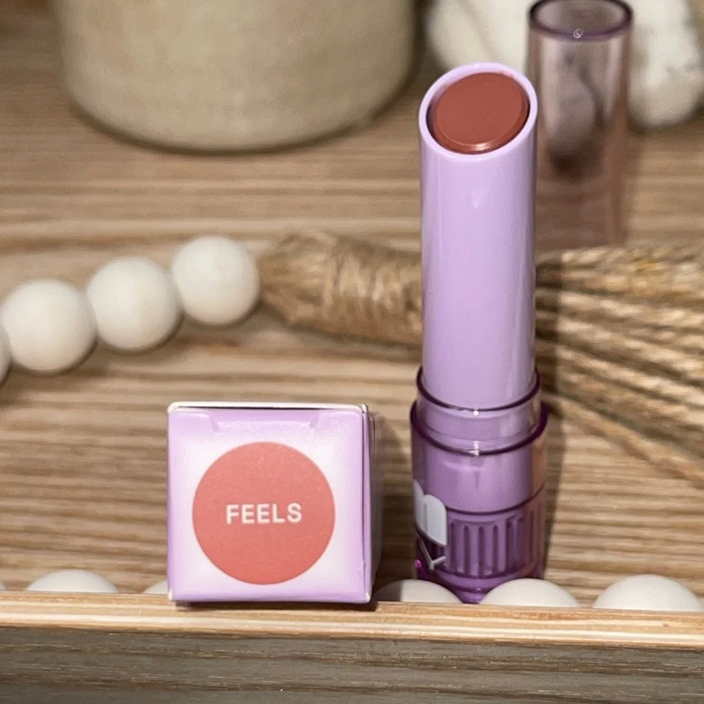 ITEM BEAUTY By Addison Rae Quip Stick Moisturizer Lip Color in Feels